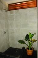 The showers at Kites Mancora have a natural look that doesn't spoil the beach vibe